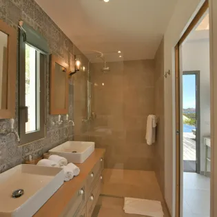 13.1 vogue guest bathroom 2