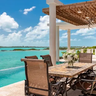 4.1 caicos cay villa outdoor dining