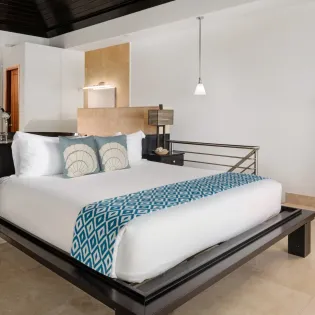 5.3 water edge villa bedroom 1