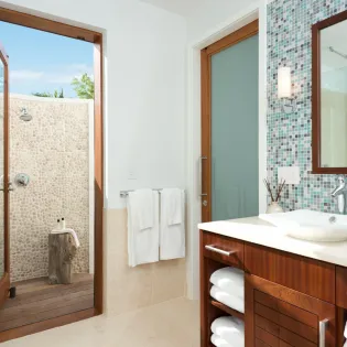 7.2 castaway bathroom 3