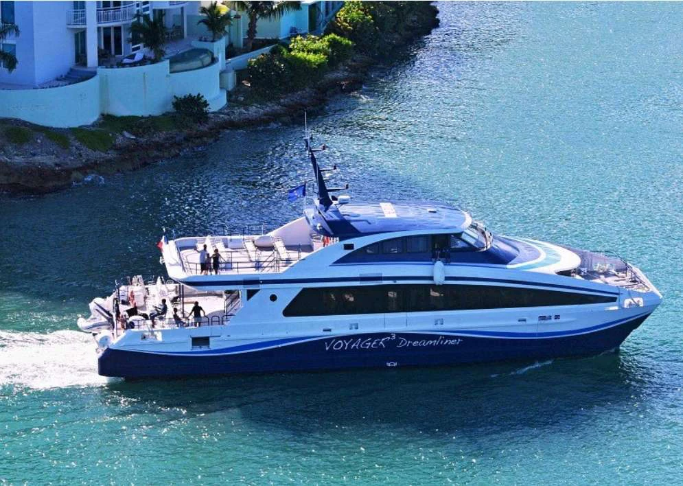 Saint Martin vs. Sint Maarten: Which One is for You? - WI Yachts